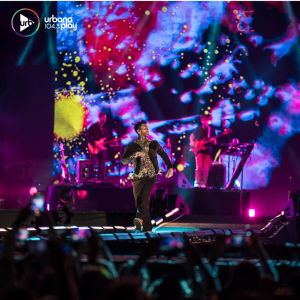 ¡Así se vivió la experiencia #UrbanaPlayFan en el show de Maroon 5! 3 7