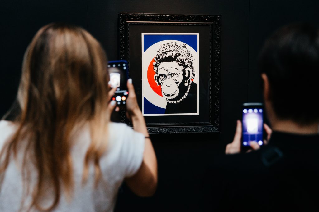 BANKSY, Genius or Vandal? llega a Buenos Aires y lo vivís en Urbana Play, radio oficial 2 1 Banksy DHUB