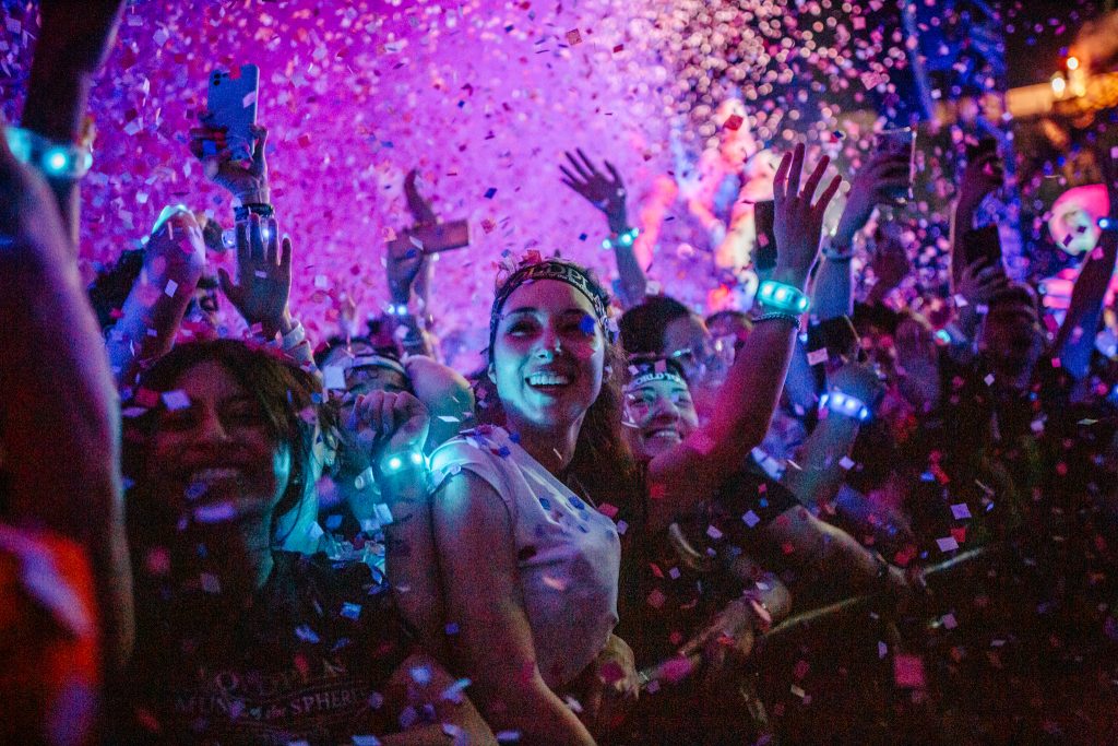 Coldplay en Argentina: ¡Jin de BTS estrenó 'The Astronaut' en un River repleto! #UrbanaPlay, radio oficial 3 COLDPLAY 2022 1025 212238 9069 @CATAALMADA MUSIC 1