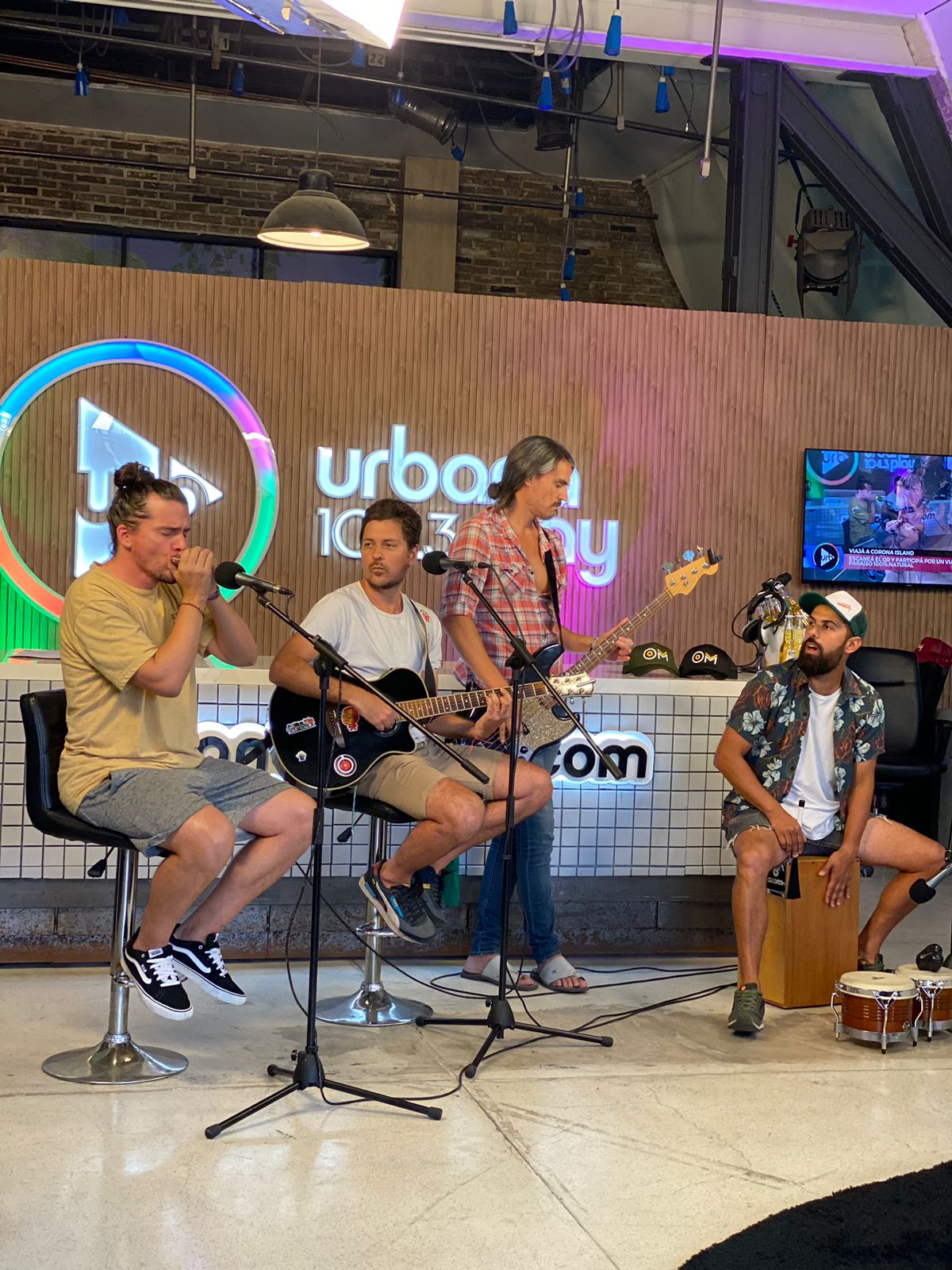 Otro mambo y su música en vivo VueltaYMedia Urbana Play 104.3